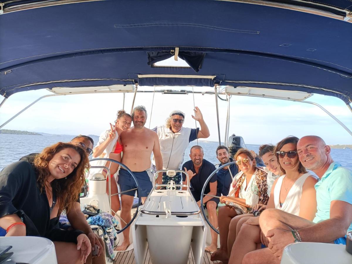 Botel Scugnizza Smeralda