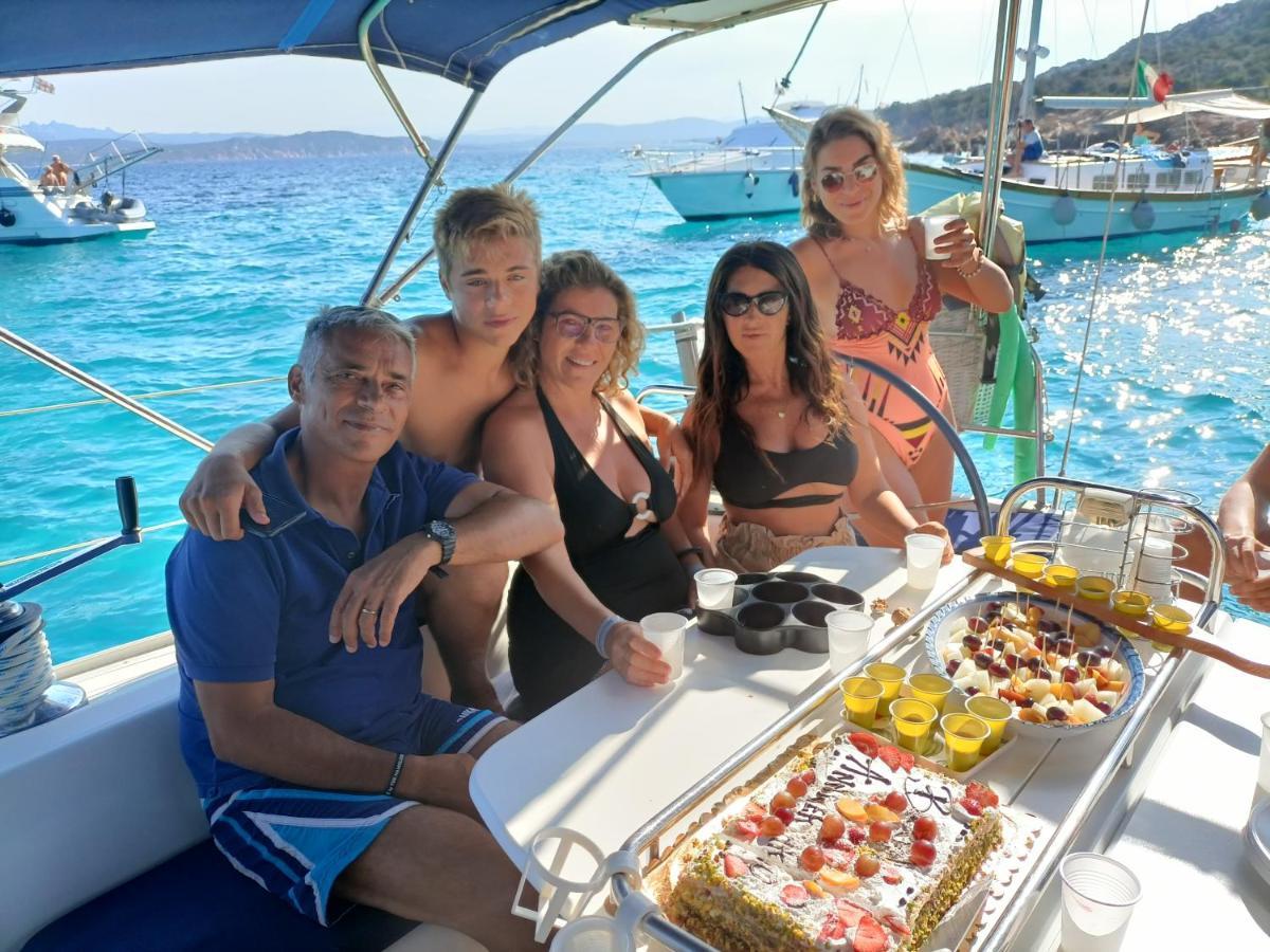 Botel Scugnizza Smeralda